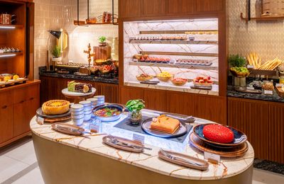 The Strand tại Hilton Saigon đón khách với buffet hải sản thịnh soạn
