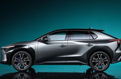 Xe ô tô điện Toyota bZ4X phiên bản 2024: Nhiều thay đổi mới cho trải nghiệm lái xe thoải mái
