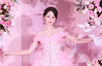 Địch Lệ Nhiệt Ba liên tục diện haute couture trong năm 2024