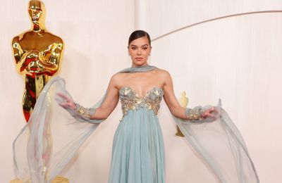 Trực tiếp thảm đỏ Oscar 2024: Zendaya chặt chém nàng “Juliet” bốc lửa, Ariana Grande chơi trội đối lập Margot Robbie