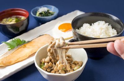 Natto, món ăn sáng và ăn xế giàu dinh dưỡng từ Nhật Bản