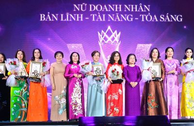 CEO Thuỷ Tiên là một trong 8 nữ doanh nhân xuất sắc được TPHCM vinh danh 2024