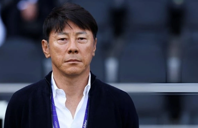 HLV Shin Tae Yong phản ứng bất ngờ khi HLV Troussier mất việc ở Việt Nam