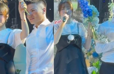 Hoà Minzy có hành động ghi điểm khi song ca với Quang Hải, không "quậy banh nóc" vì lí do này