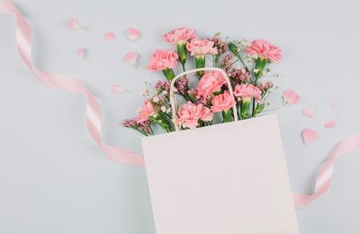 Gợi ý chọn quà 8/3 thời trang cho 12 con Giáp