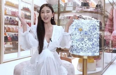 ''Bà hoàng Hermes'' tiếp tục ''đập hộp'' dinh thự rộng gần 750m2 ở Singapore: Riêng phòng tắm và nhà bếp được ốp đá cẩm thạch quý hiếm