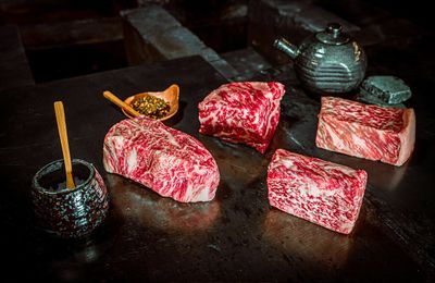 Bò Wagyu: 5 huyền thoại về món bít tết xa xỉ nhất thế giới