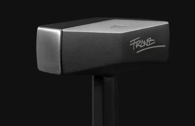 Tesla ra mắt... búa tạ CyberHammer: Thiết kế cực chất lấy cảm hứng từ Cybertruck, giới hạn chỉ có 800 chiếc
