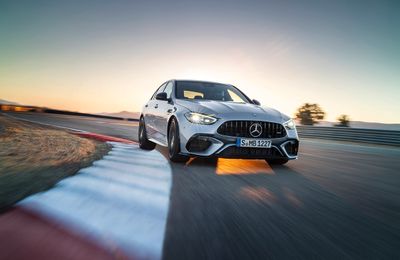 Mercedes-AMG C 63 S E PERFORMANCE: Bứt tốc ở tầng cảm xúc riêng