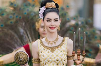 7 nữ thần Songkran 2024 “bất phân thắng bại”: 2 bạn thân Lisa so kè nhan sắc, trùm cuối gây xao xuyến cực mạnh