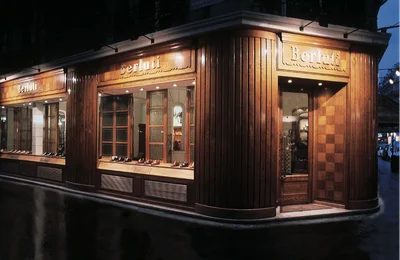 Từ Boutique Berluti đầu tiên trên đường trên đường Rue de Marbeuf – Paris (Pháp)