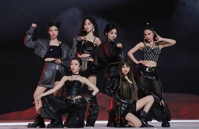 Suni Hạ Linh "lột xác" ở Công 1 Đạp gió: Trình diễn cực ngầu, biểu cảm đa dạng, liệu có còn bị chê về trang phục?