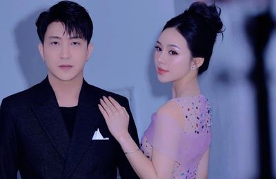 Cặp sao Vbiz du lịch chung và giờ đăng ảnh đôi tình tứ tag thẳng nửa kia: Ngày công khai sắp tới rồi?