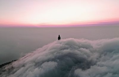 2 ngày xuất hiện mũ mây trên núi Bà Đen, mùa săn mây năm nay đến sớm