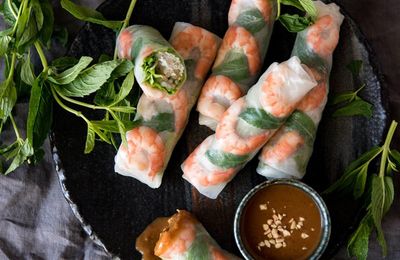 Chả giò, gỏi cuốn, bánh xèo xuất hiện trong 100 món ăn nhẹ ngon nhất châu Á