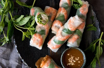 Chả giò, gỏi cuốn, bánh xèo xuất hiện trong 100 món ăn nhẹ ngon nhất châu Á
