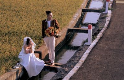 Cặp đôi chụp ảnh cưới tuyệt đẹp trên cánh đồng lúa "hot" nhất MXH