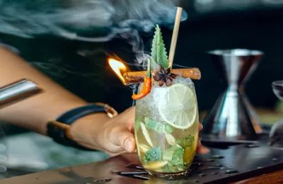 Đến TP.HCM thưởng thức cocktail phở khói lửa độc đáo