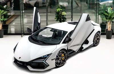 Lamborghini Revuelto được rao giá hơn 1 triệu USD