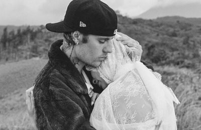 Vợ chồng Justin Bieber chào đón con đầu lòng sau 5 năm kết hôn