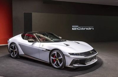 Cận cảnh siêu xe Ferrari 12Cilindri vừa ra mắt, giá từ 10,78 tỷ đồng