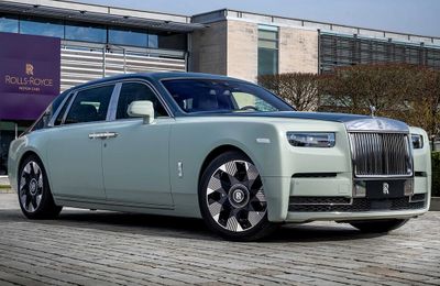 Rolls-Royce trình làng bộ sưu tập xe mới ngay trước triển lãm ô tô Bắc Kinh
