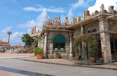 Chiêm ngưỡng 2 đấu trường La Mã thu nhỏ ngay tại Việt Nam