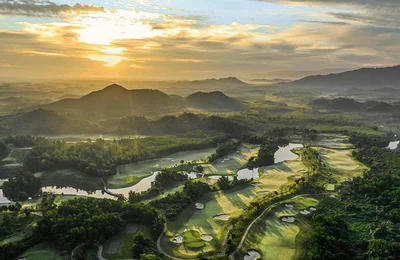 Hệ thống cơ sở lưu trú sang trọng và các điểm tham quan nổi tiếng nâng tầm trải nghiệm chơi golf tại miền Trung