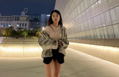 Gu thời trang sành điệu như "gái đôi mươi" của nữ chính “Cõng anh mà chạy” Kim Hye Yoon