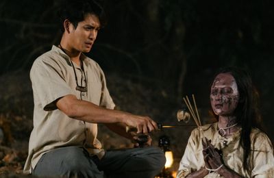 'Luyện ngải: Cô hồn dã quỷ' - bộ phim nhảm nhí, thảm họa