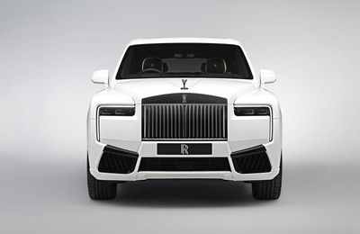 Rolls-Royce Black Badge Cullinan Series II: Lời khẳng định của cái tôi táo bạo