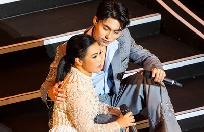 Phương Thanh dịu dàng e ấp bên “hoàng tử” Mono, Lân Nhã, Bằng Kiều