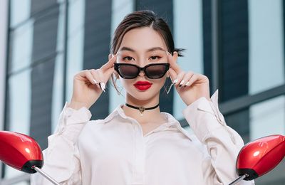 Thùy Tiên phối đồ đơn giản nhưng vẫn thu hút nhờ phụ kiện