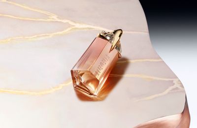 Mugler Alien Goddess Supra Florale - hiện thân của một bông hoa phi thường