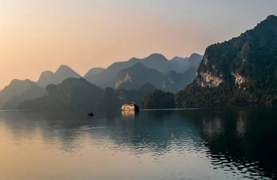 10 vịnh biển đẹp tại Việt Nam mà bạn nên đặt chân đến một lần trong đời