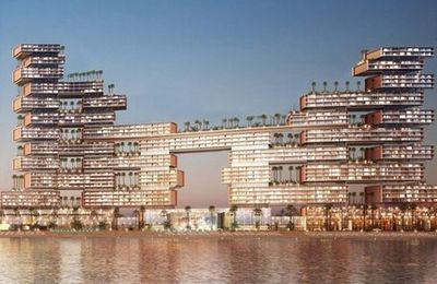 Bên trong khách sạn dát vàng sang trọng bậc nhất ở Dubai có gì?