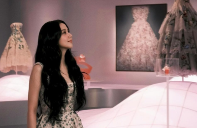 Jisoo BLACKPINK, Natalie Portman diện đầm hoa tại sự kiện Dior