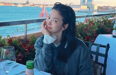 Song Hye Kyo "xả" ảnh hẹn hò ở trời Tây, netizen khen còn trẻ trung hơn lúc đi sự kiện