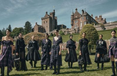 BST Dior Cruise 2025: Hành trình khám phá vương quốc Scotland cổ kính huyền bí