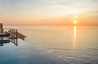 Đến “Khách sạn sang trọng tốt nhất thế giới” ngắm nhìn thiên nhiên kỳ vĩ tại Vịnh Lăng Cô