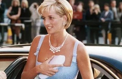 Bí mật đằng sau 8 chiếc túi xách yêu thích của Công nương Diana