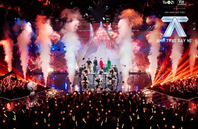 Isaac giảm 5kg, chơi với lửa trong livestage 2 của Anh Trai "Say Hi"