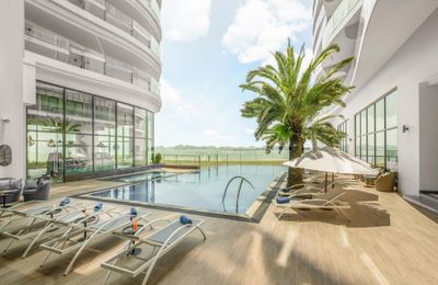 Hai khách sạn, resort sang trọng có view ngắm trọn toàn cảnh vịnh Hạ Long