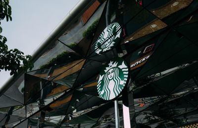Starbucks chính thức mở cửa hàng có view đẹp nhất Sài Gòn, ngắm trọn thành phố với 100k thì giới trẻ cũng chịu khó check-in rần rần