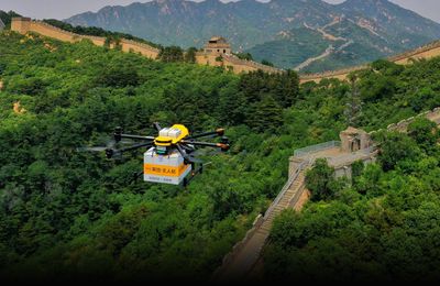 Độc lạ dịch vụ giao đồ ăn cho du khách tới tận Vạn Lý Trường Thành