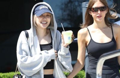 Lisa x Rosalía, Rosé x SimiHaze biến phố xá Mỹ thành sàn diễn thời trang