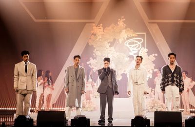 Anh trai 'say hi' đẫm nước mắt