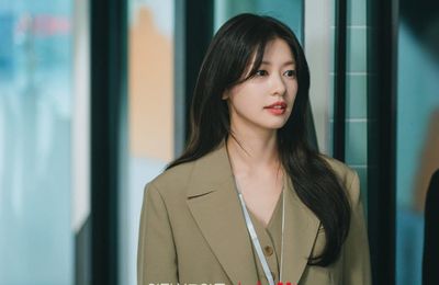 Cách Jung So Min dùng thời trang nói lên tính cách nhân vật trong Chuyện tình nhà bên