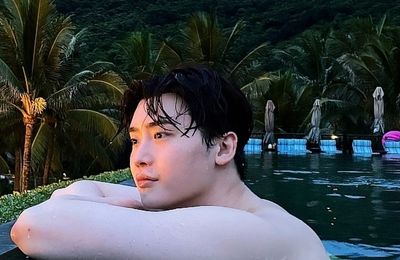 Lee Jong Suk khoe loạt ảnh ở Đà Nẵng