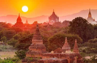 Ngắm khoảnh khắc bình minh rực rỡ nhất tại thành phố cổ Bagan